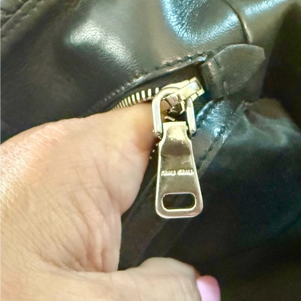 Miu Miu Black Matelassé Nappa Leather Crystal 2-Way Handbag Shoulder Tote Bag - Picture 15 of 16